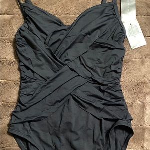 NWT LA BLANCA Swimsuit 8